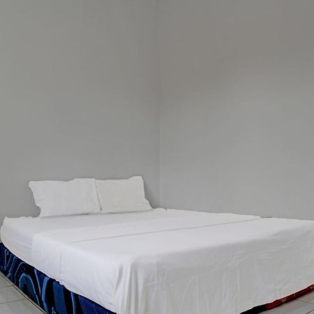 Spot On 92856 Home Stay Syariah Aom Kusman 苏加武眉 外观 照片