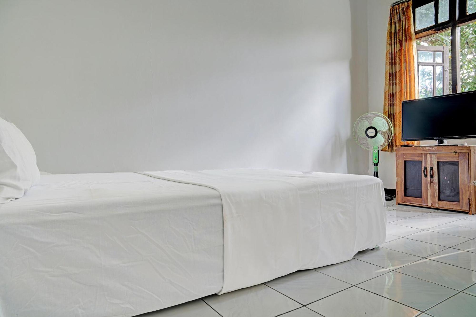 Spot On 92856 Home Stay Syariah Aom Kusman 苏加武眉 外观 照片